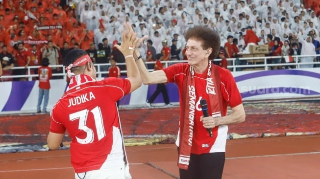 Pecah! Judika dan God Bless Buat Ribuan Suporter Timnas Bergemuruh!